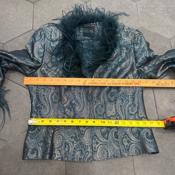 Elegant Teal Paisley Women's Suit - Picture 6 of 11